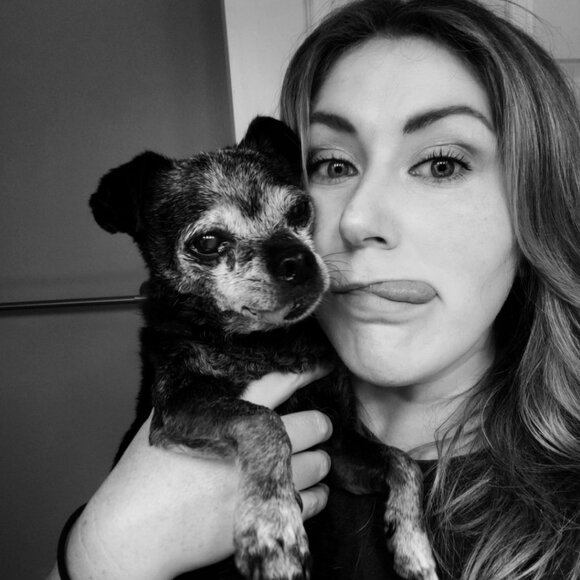 Meet your Posher, JiL With One L - Picture 2 of 2